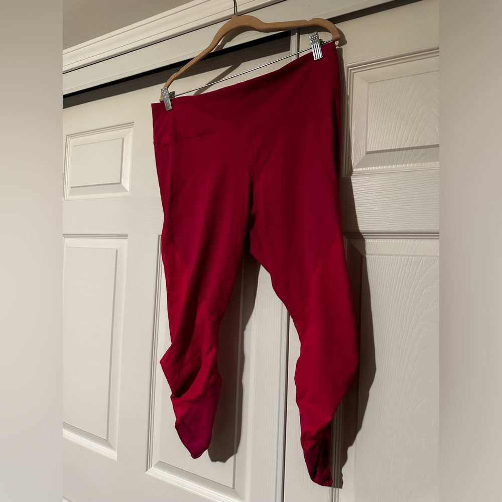 Fabletics scrunched 7/8 leggings